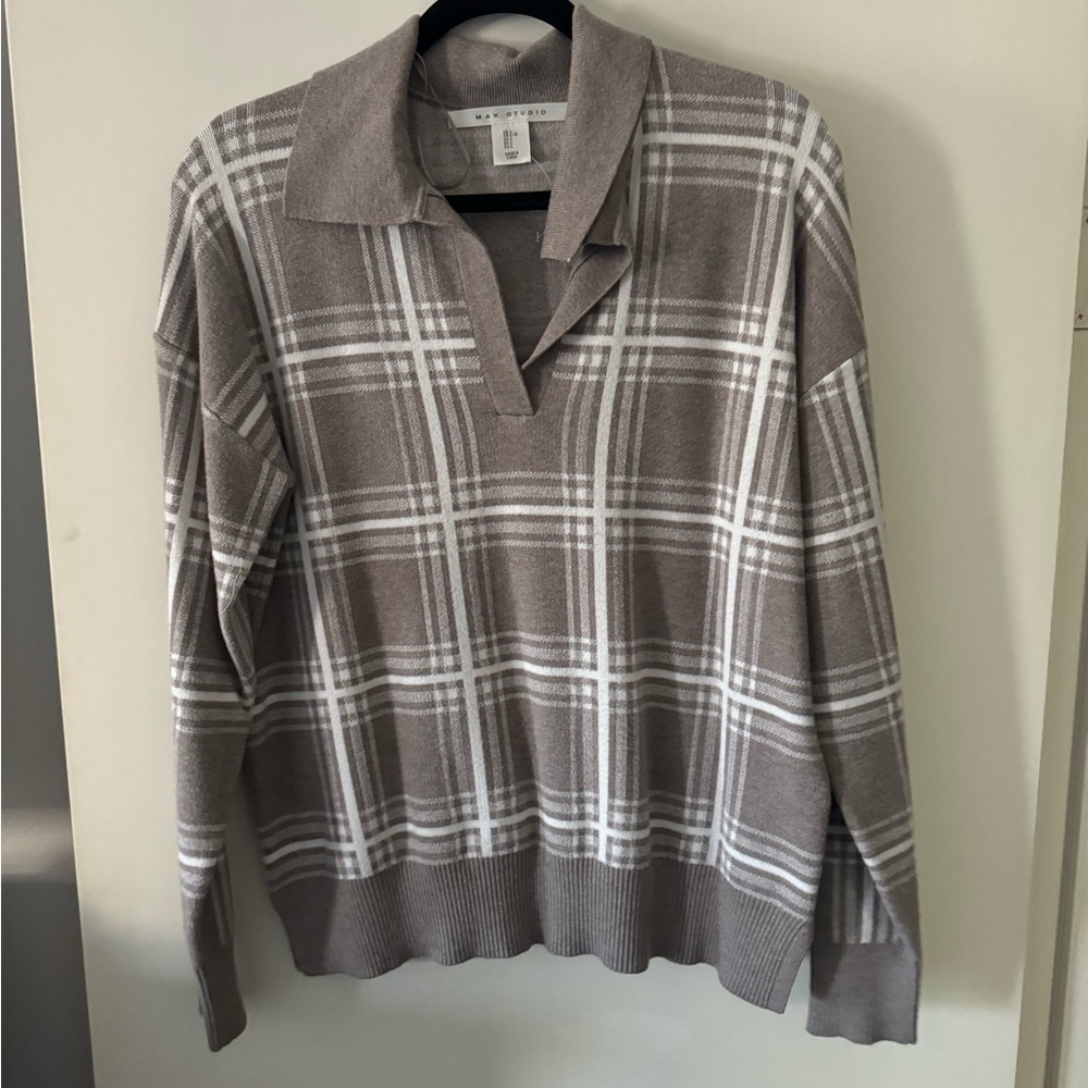 Women’s collared sweater